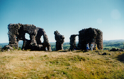 Les ruines du chteau d'Apchon
